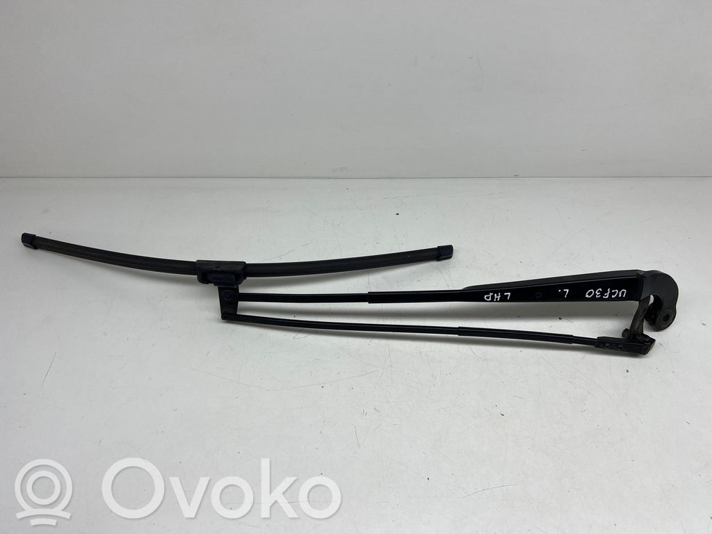 Front wiper blade arm