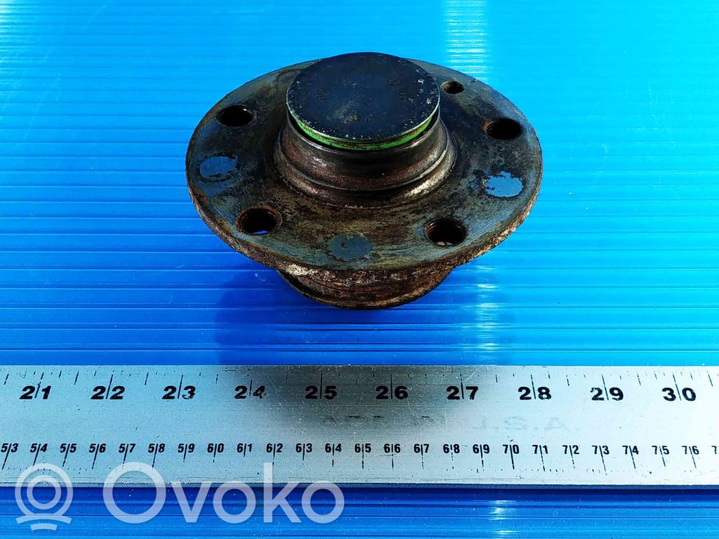 Volkswagen Golf V Olka-akselin laakeripesä 
