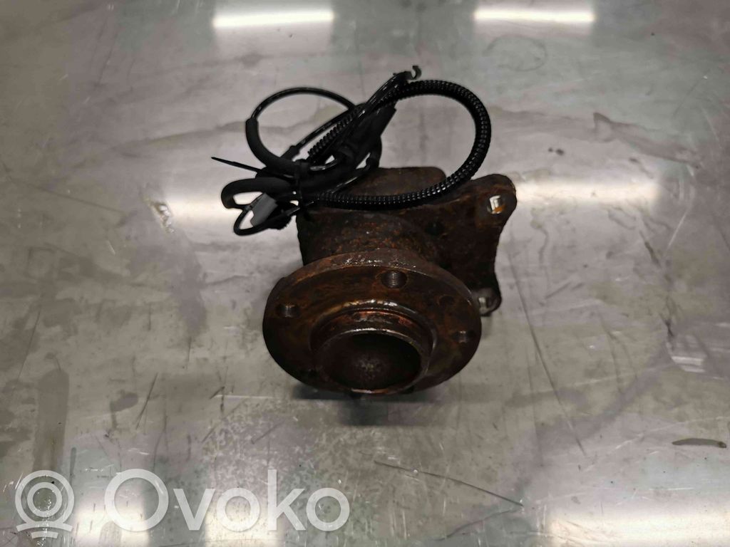Front wheel bearing hub