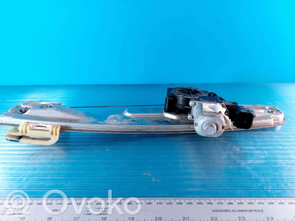 Ford Focus Ręczny podnośnik szyby drzwi tylnych 
