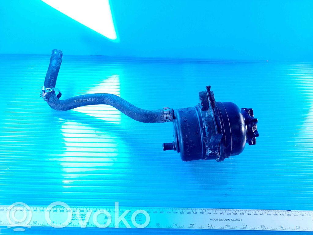 BMW 3 E90 E91 Vairo stiprintuvo skysčio bakelis 