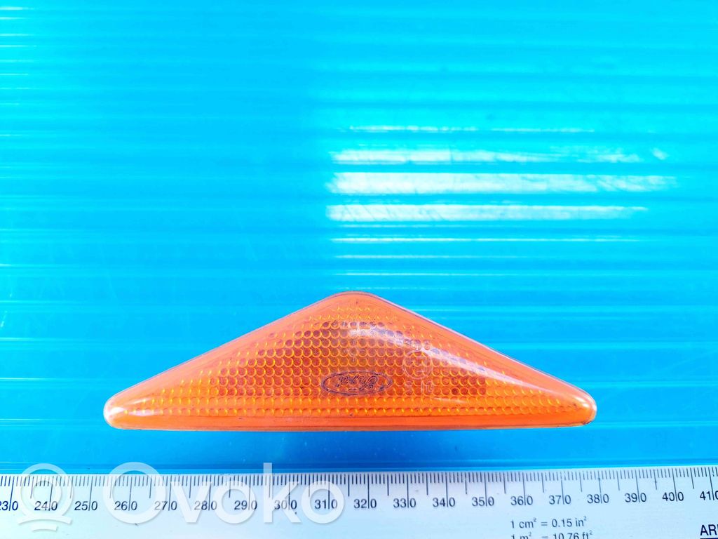 Ford Focus Front fender indicator light 