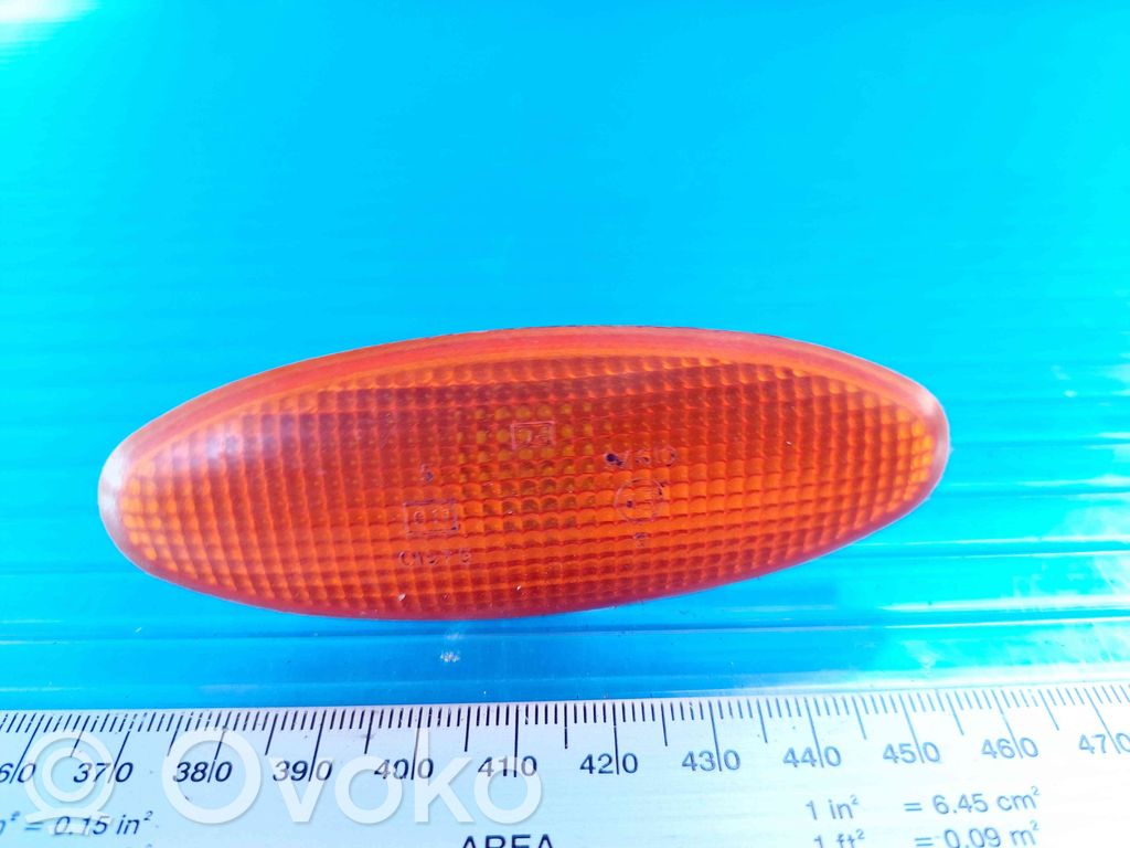Front fender indicator light   01975,01975