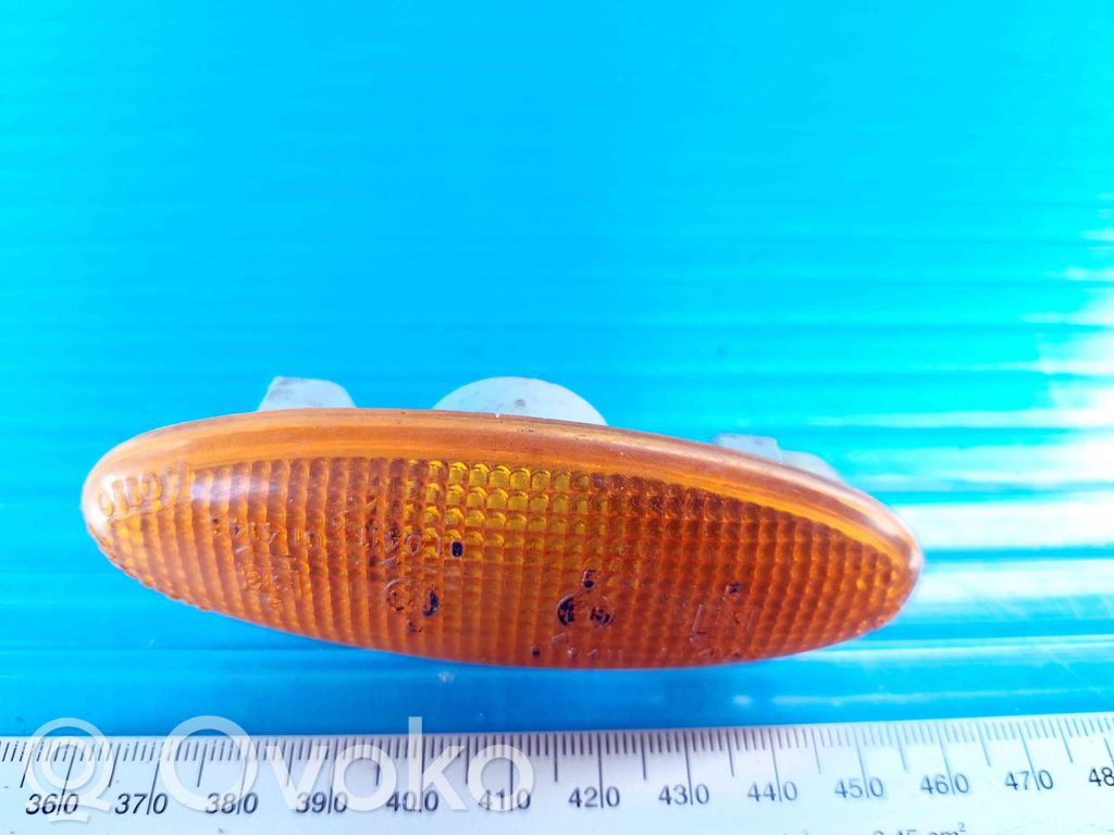 Front fender indicator light   014143