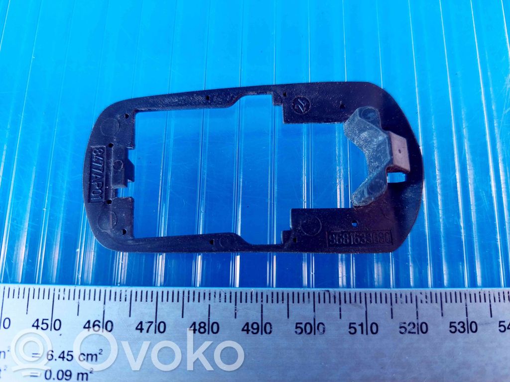 Peugeot 208 I Other front door trim element 