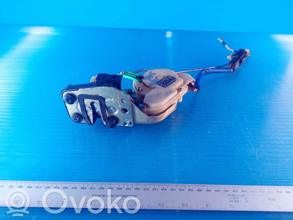 KIA Sorento Front door lock 