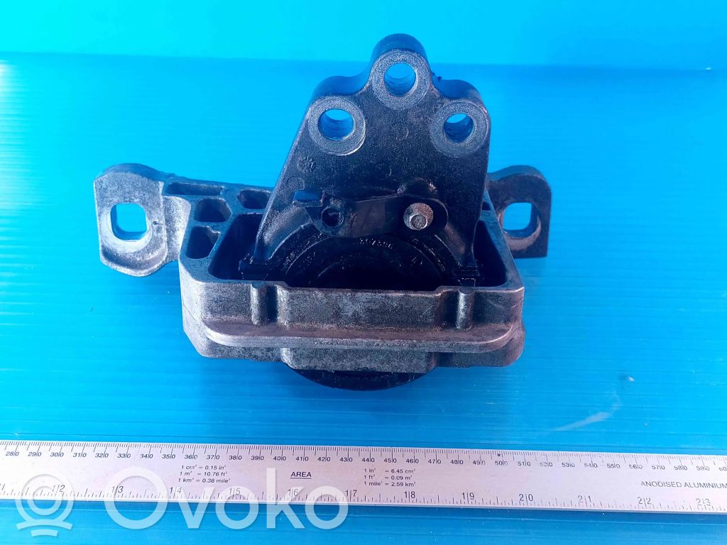 Moottorin kiinnikekorvake   CV616F012EB,140980018T2,307396,326E36A