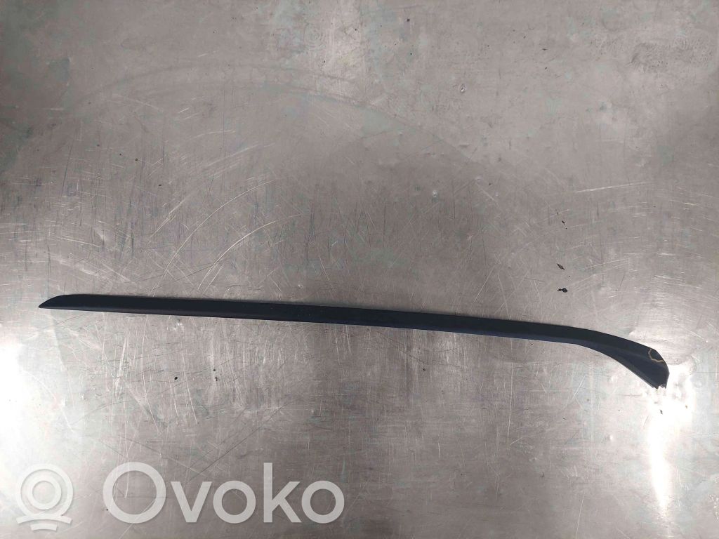 Windshield trim   4KE854327