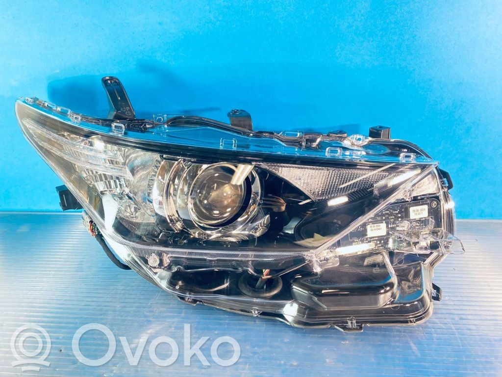 Toyota Auris E180 Scheinwerfer 