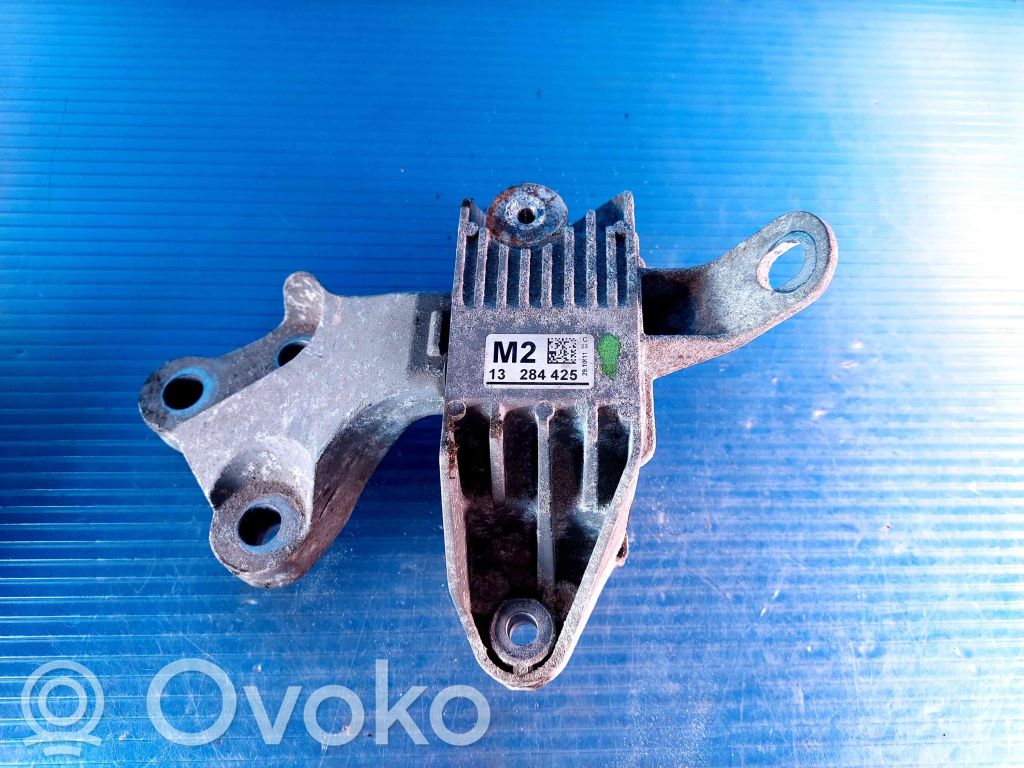 Engine mount bracket   13284425,2108621