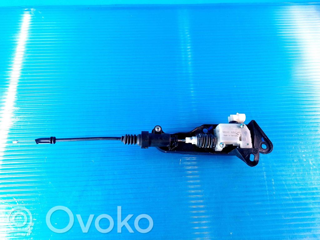 Engine bonnet/hood lock/catch   920343