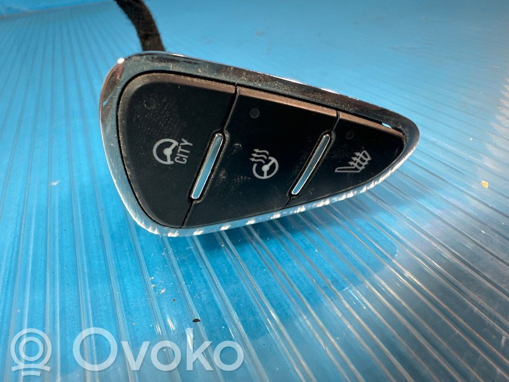 Opel Corsa E Muut kytkimet/nupit/vaihtimet 