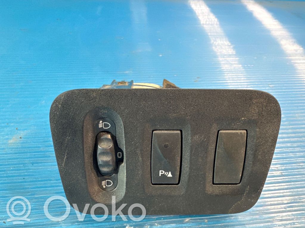 Headlight level height control switch   68495000,381S861