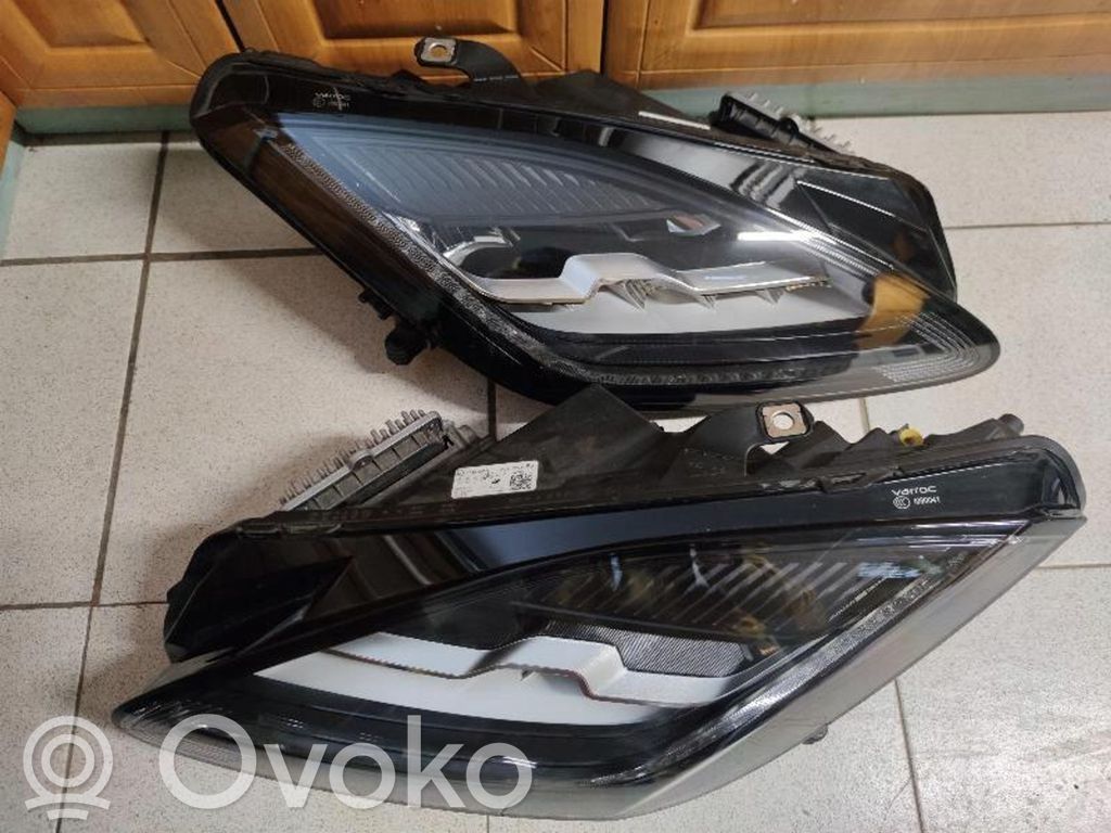 Jaguar E-Pace Headlight/headlamp 