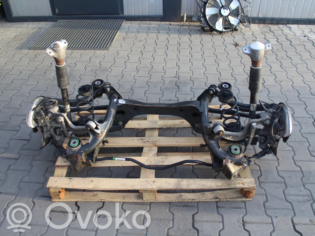 Galinis traversas   8W0505235AG