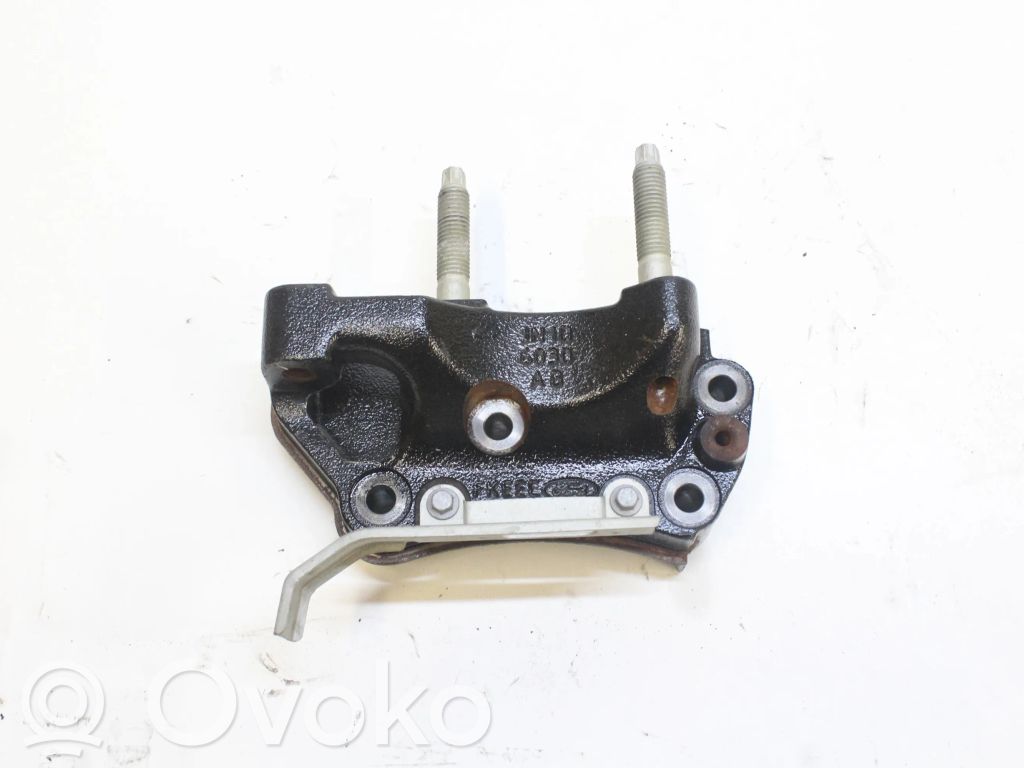 Engine mount bracket   JN1Q6030AB
