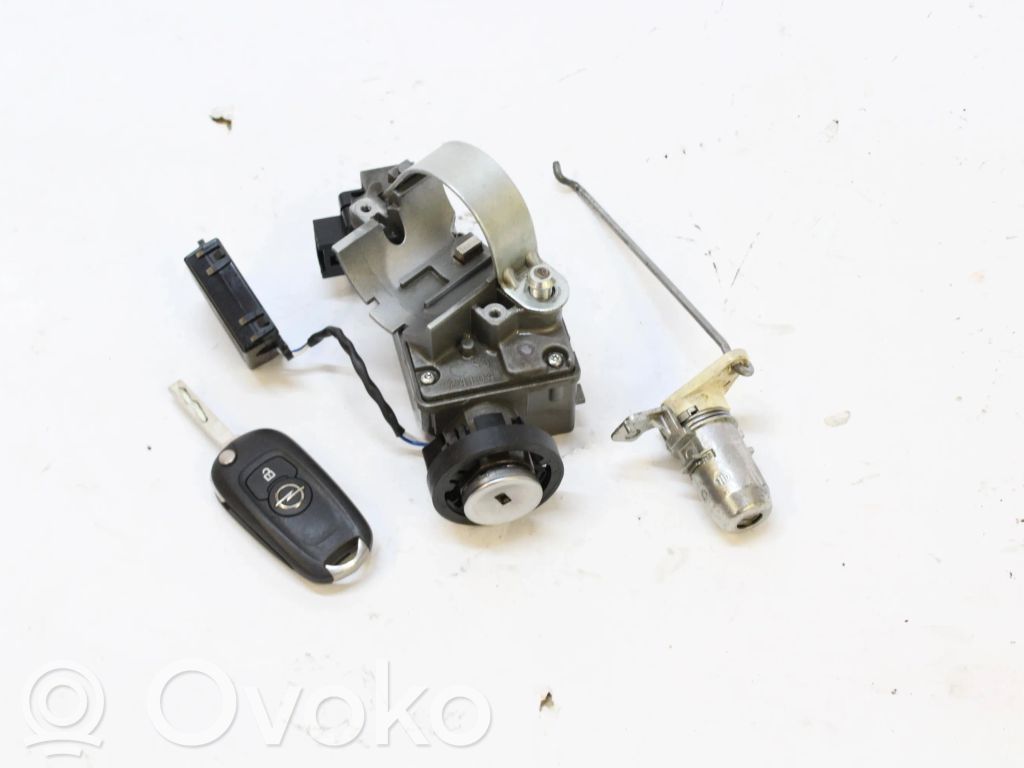 Opel Astra K Užvedimo spynelė 