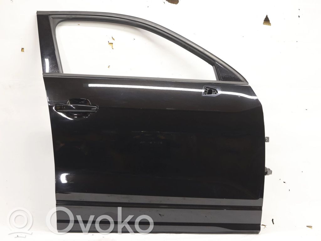 Front door   LY9T