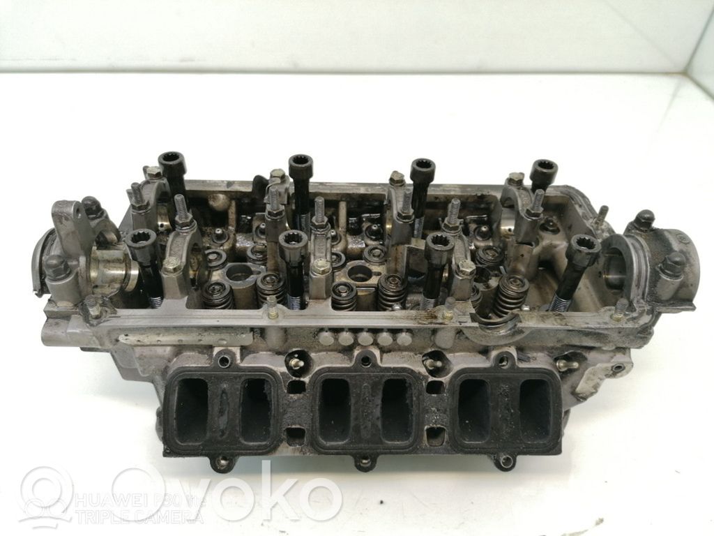 Volkswagen PASSAT B5.5 Engine head 