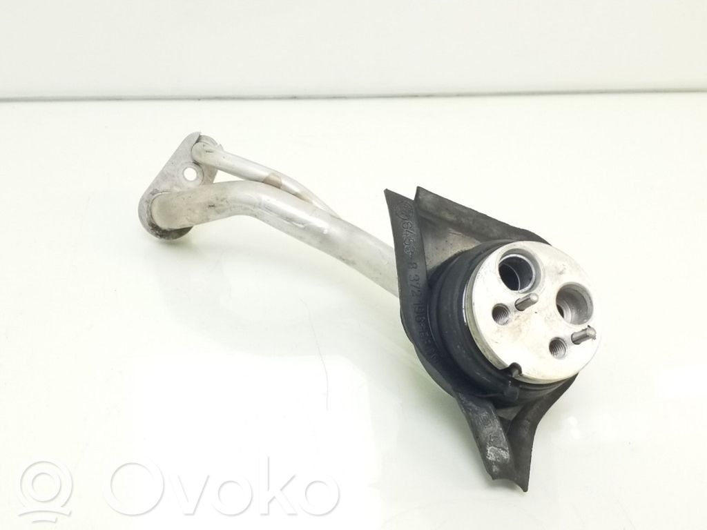 BMW 3 E46 Ilmastointilaitteen putki (A/C) 