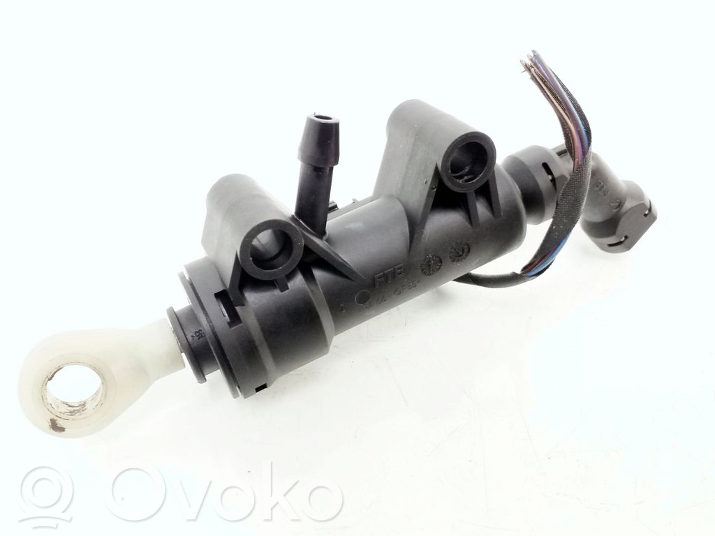 BMW 5 E60 E61 Clutch master cylinder 