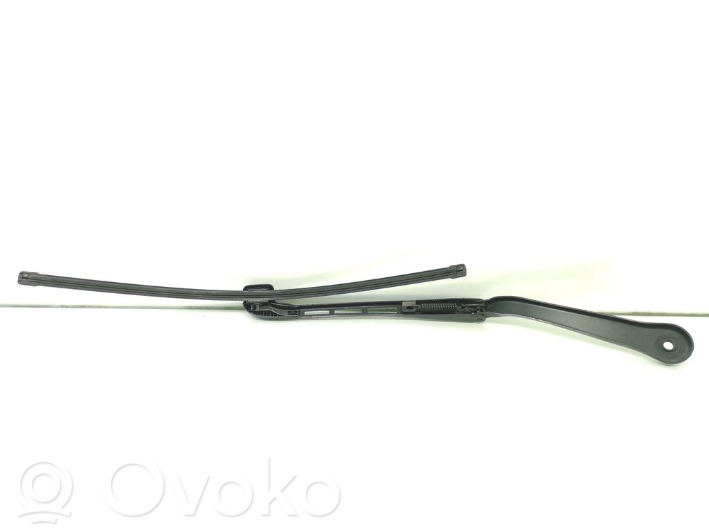 BMW 3 E90 E91 Front wiper blade arm 