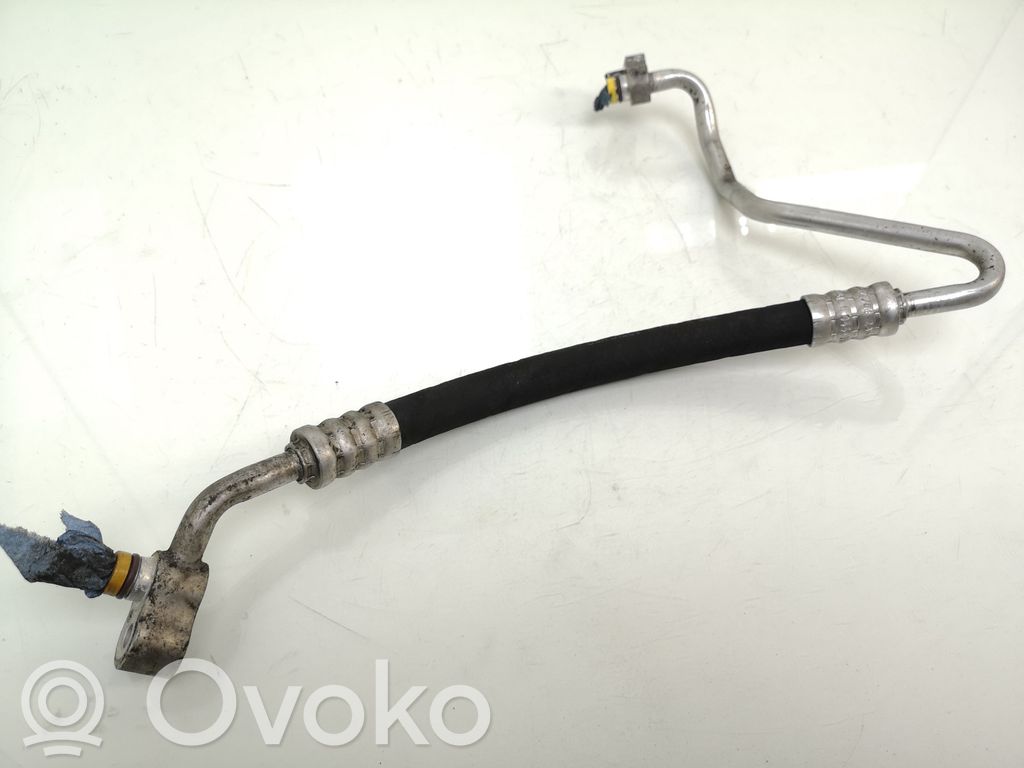 BMW 5 E60 E61 Ilmastointilaitteen putki (A/C) 