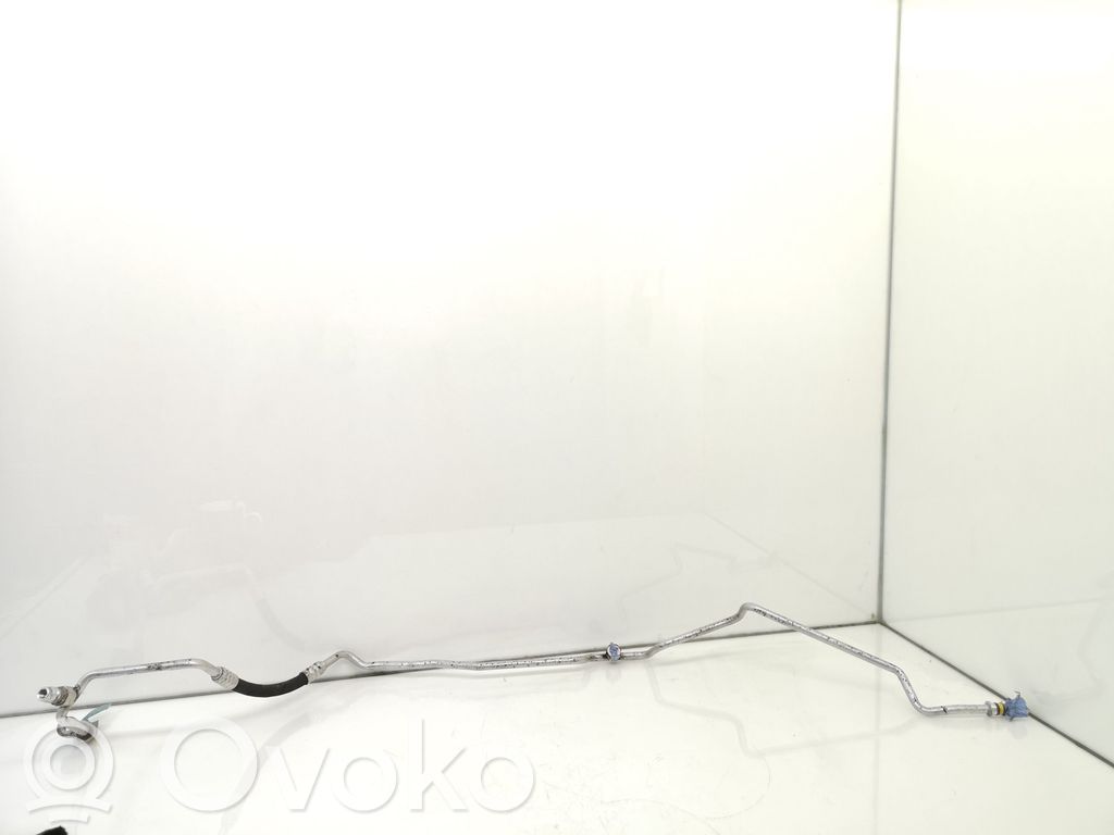 BMW 5 E60 E61 Ilmastointilaitteen putki (A/C) 