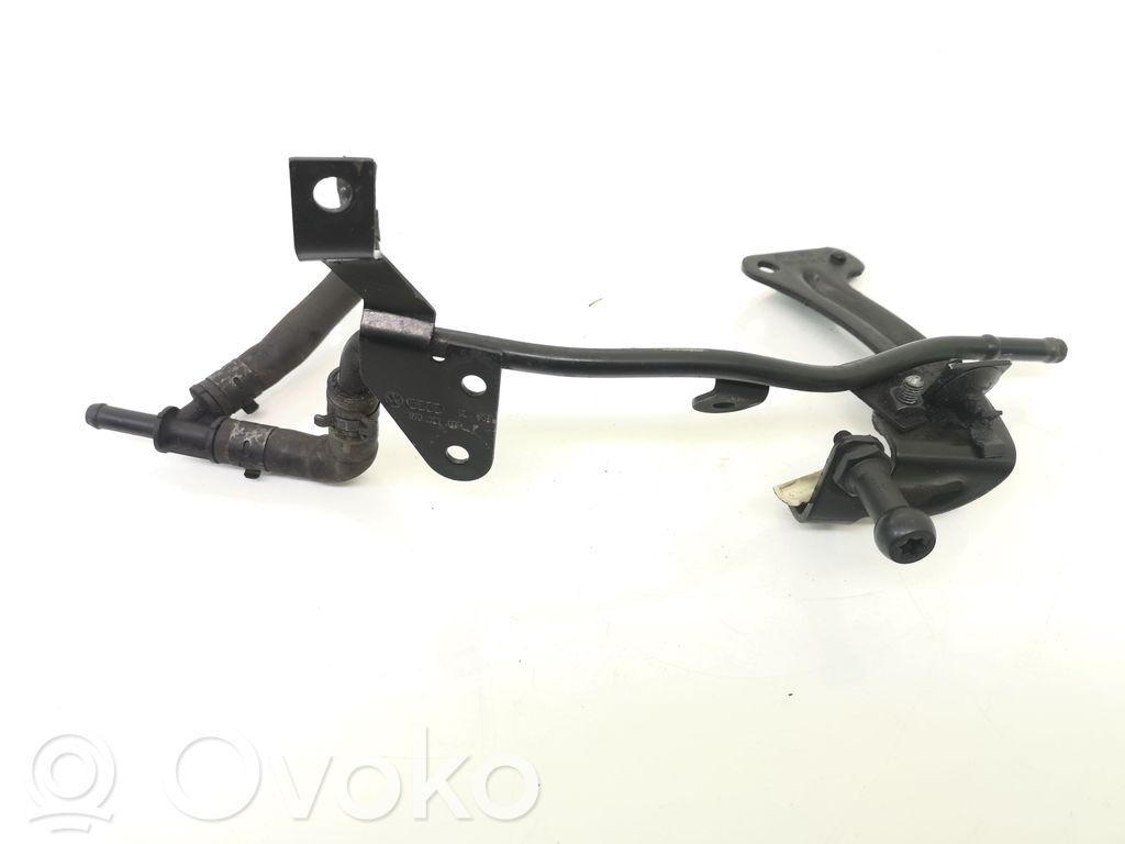 Volkswagen PASSAT B6 Engine coolant pipe/hose 