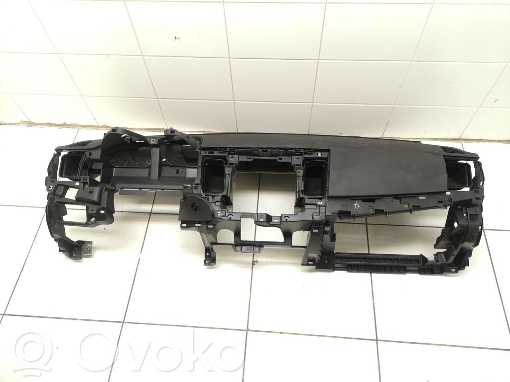 Mitsubishi Lancer X Panelė 
