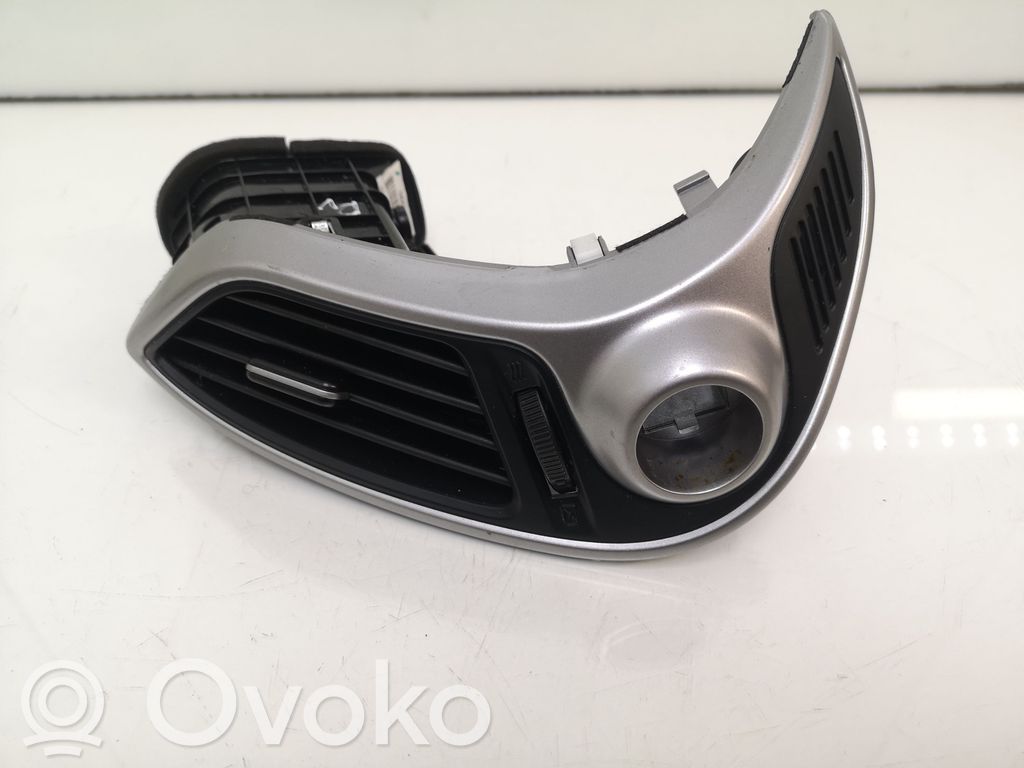 Hyundai ix35 Dysze / Kratki środkowego nawiewu deski rozdzielczej 