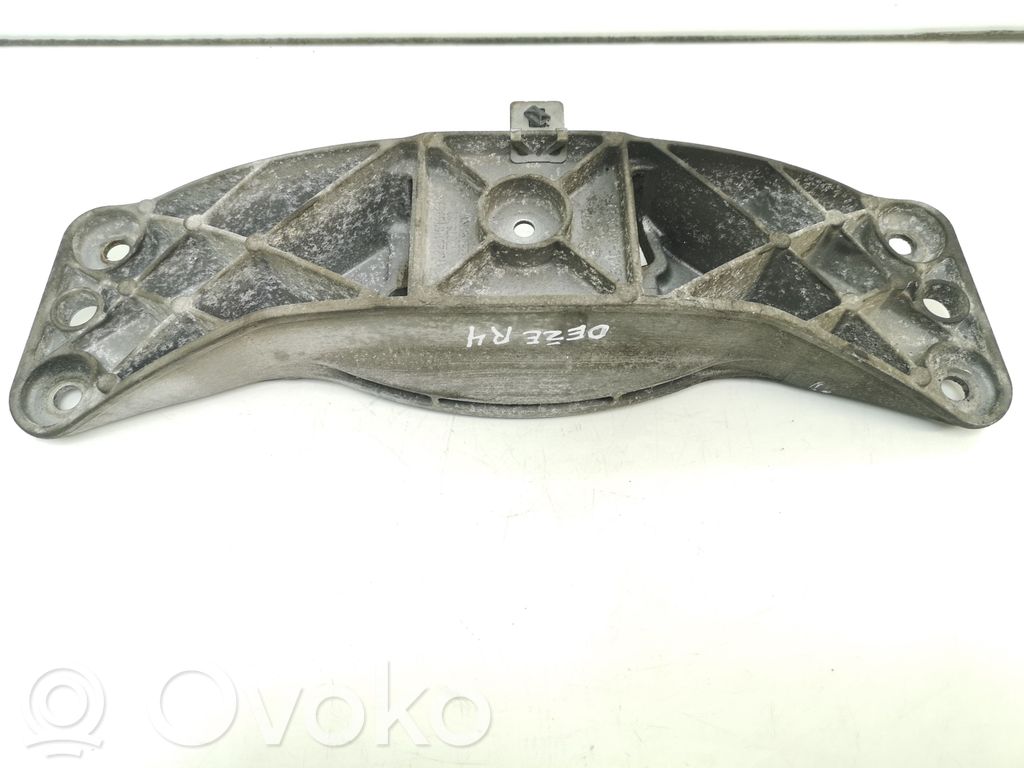 BMW 5 E60 E61 Gearbox mounting bracket 