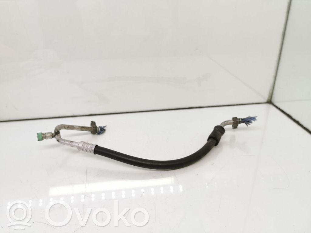 Ilmastointilaitteen putki (A/C)   2388A