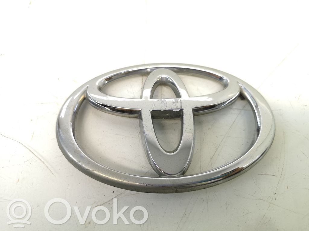 Toyota Avensis T250 Siglă fabricant/litere model 