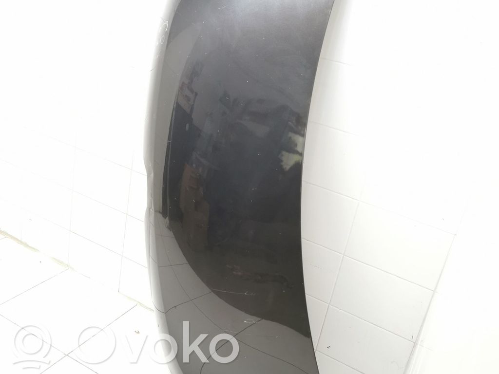 Капот двигателя