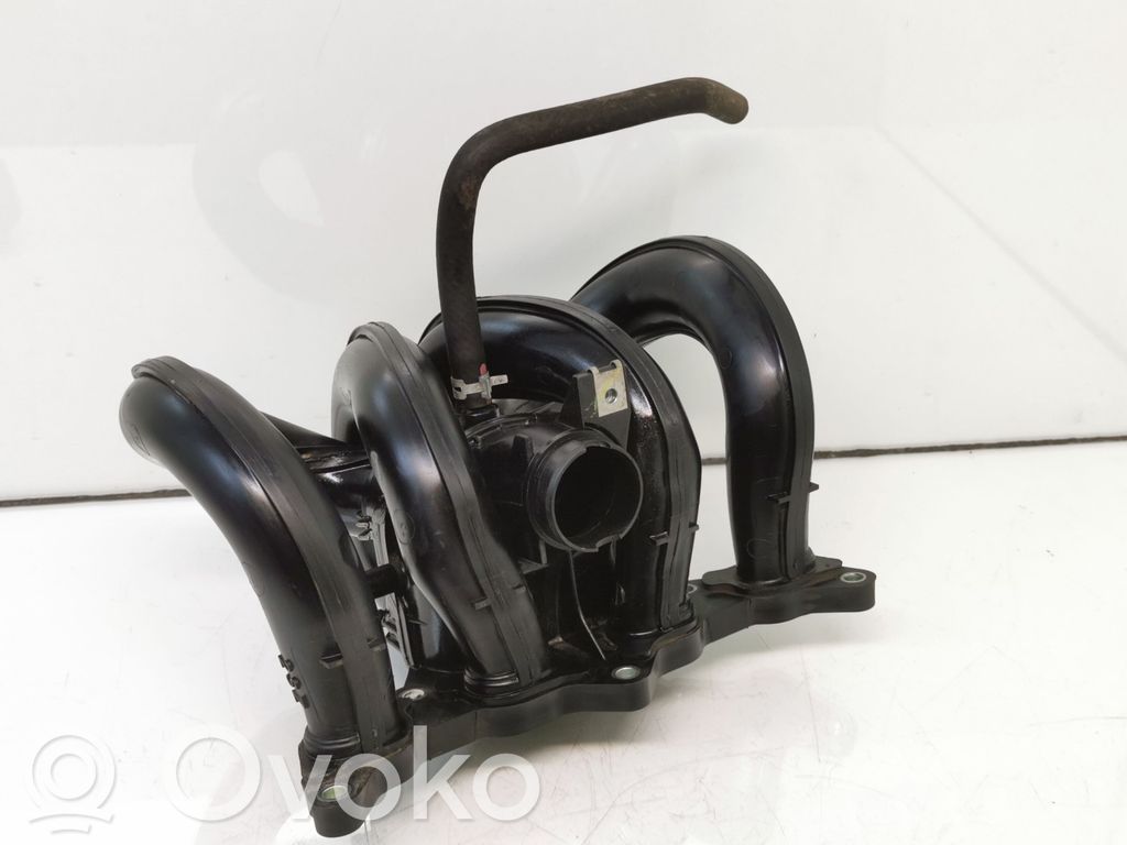 Toyota Yaris Intake manifold 
