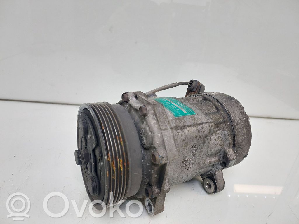 Volkswagen Transporter - Caravelle T5 Kompresor / Sprężarka klimatyzacji A/C 