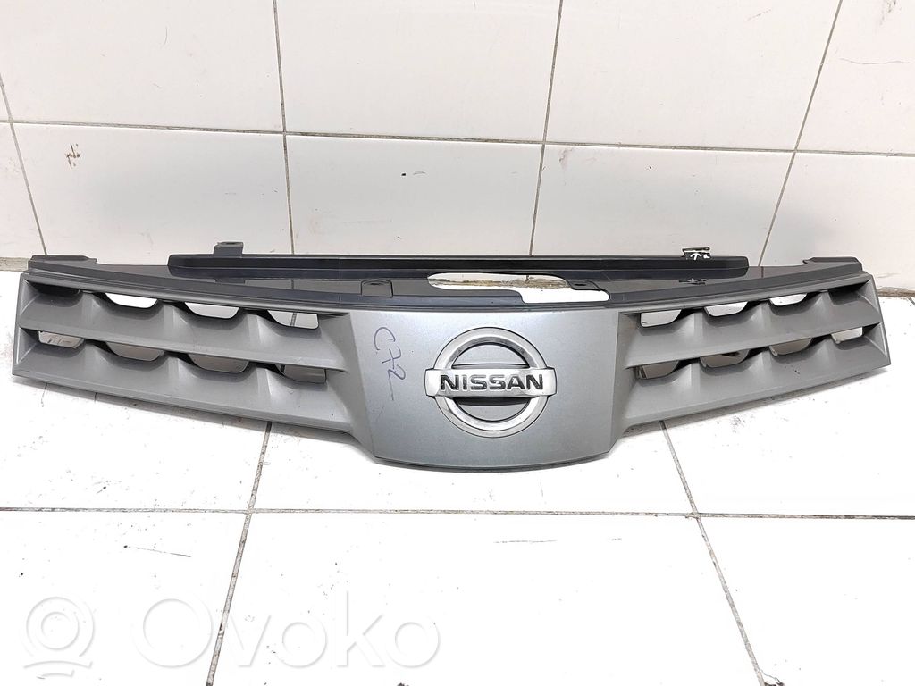 Nissan Note (E11) Front bumper upper radiator grill 