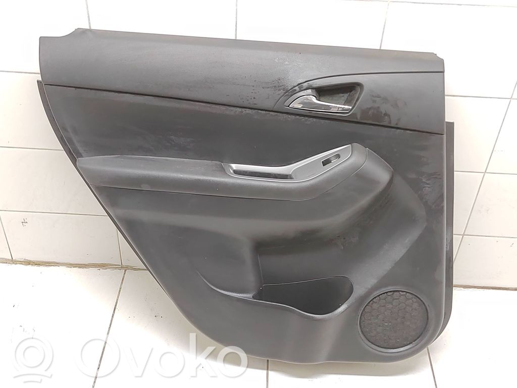 Chevrolet Orlando Boczki / Poszycie drzwi tylnych 