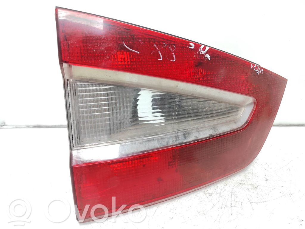 Ford Galaxy Aizmugurējais lukturis virsbūvē 