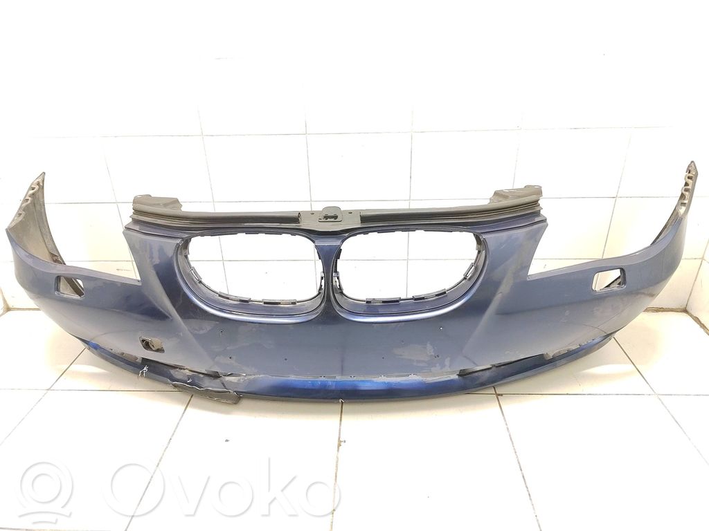 BMW 5 E60 E61 Priekinis bamperis 