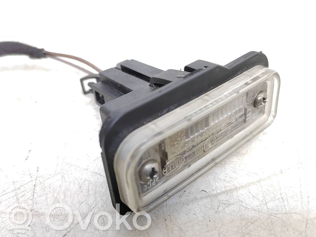 Mercedes-Benz E W211 Lampa oświetlenia tylnej tablicy rejestracyjnej 