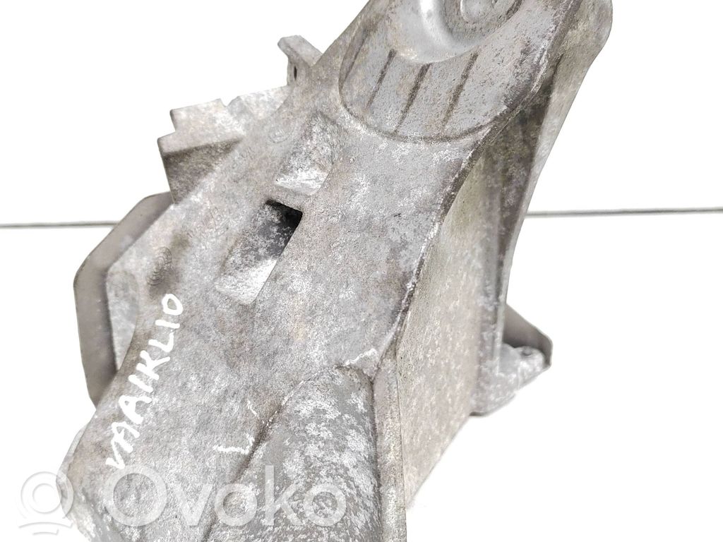 BMW 5 E60 E61 Engine mounting bracket 
