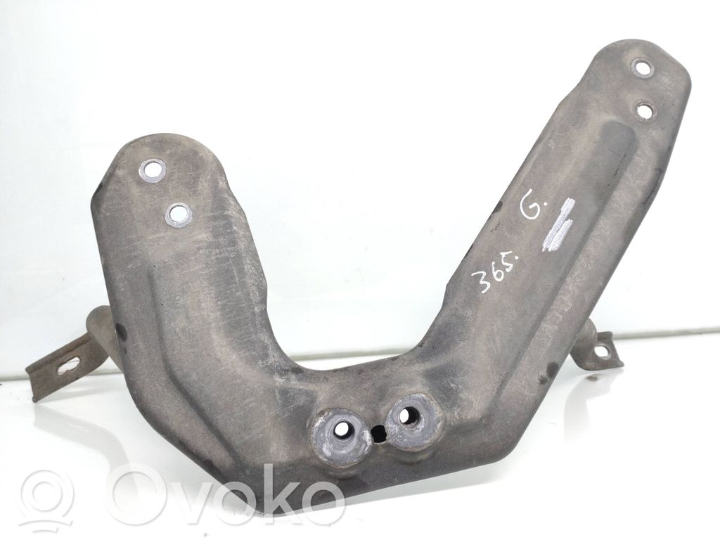 BMW 5 E60 E61 Cits aizmugures šasijas elements 