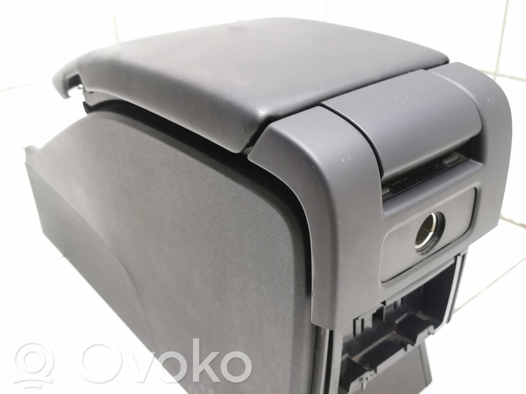 Volvo XC70 Center console 