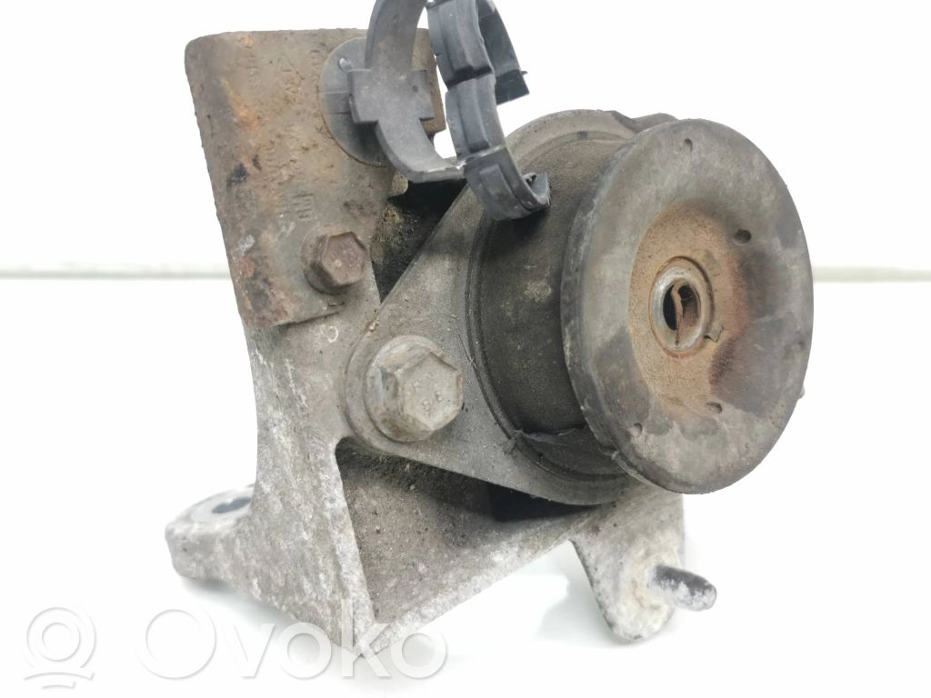 Gearbox mounting bracket   8200219372A,93850450