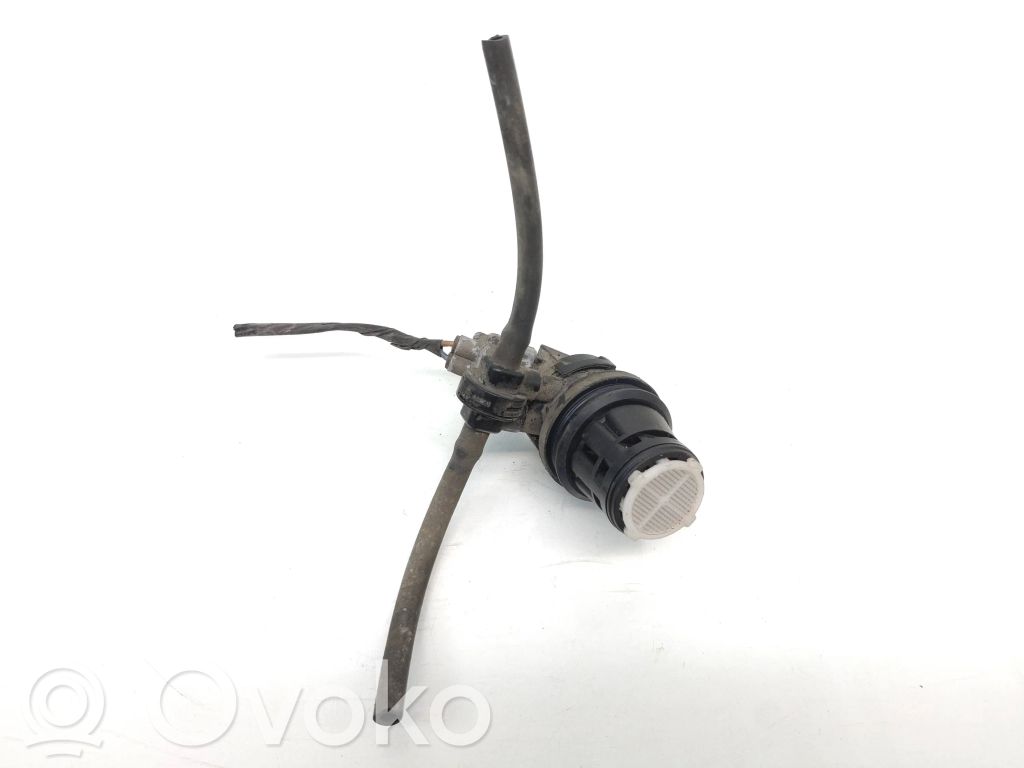 KIA Soul Windscreen/windshield washer pump 
