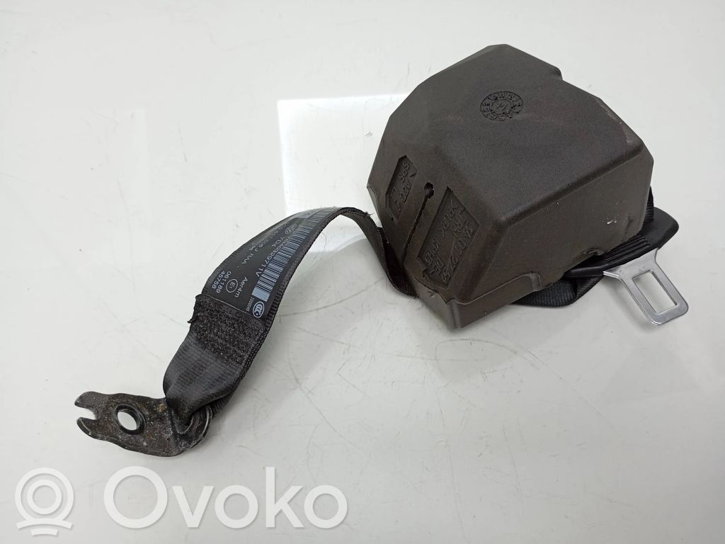 Volkswagen PASSAT B7 Rear seatbelt 