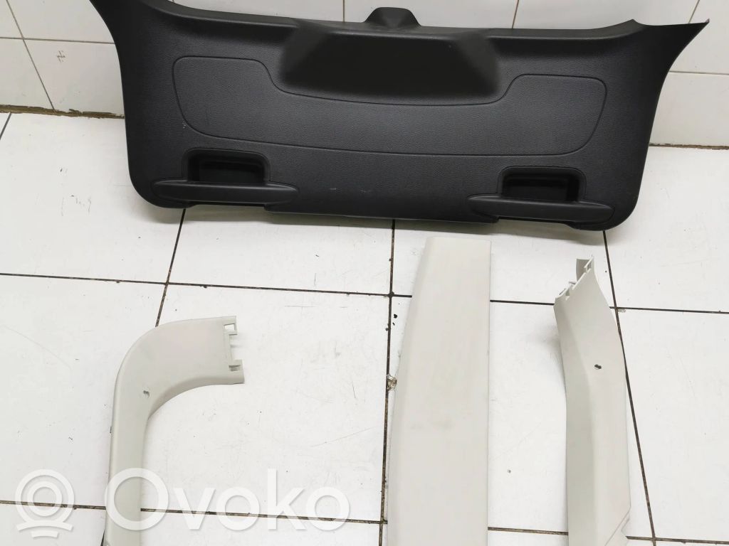 Ford Focus Tailgate/boot cover trim set 