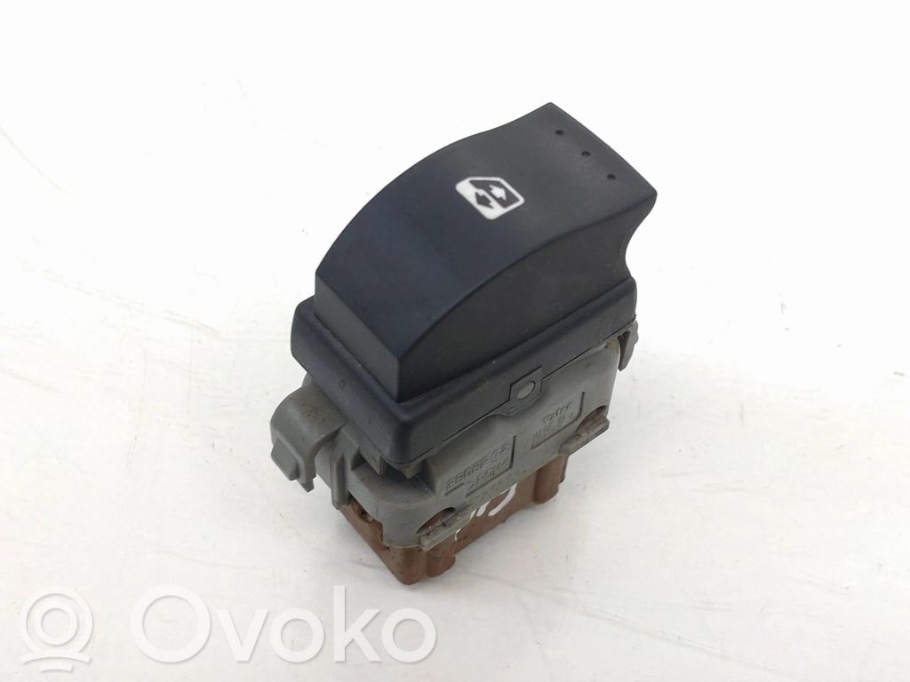 Electric window control switch   2808202,242600
